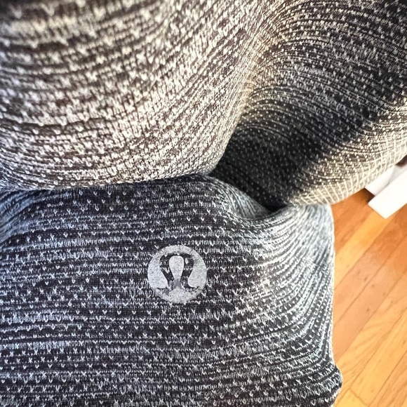 Lululemon Hooded Metal Tech Vent Half Zip - Large - Picture 4 of 5